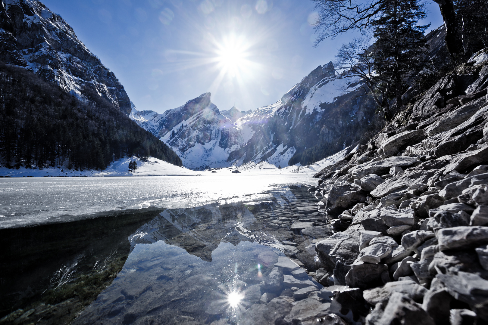 Der Seealpsee an Ostern