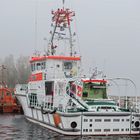 Der Seenotrettungskreuzer "Nis Randers", im kleinen Hafen von Barhöft... 