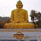 Der Shanti Ban Stupa oberhalb von Dhulikel