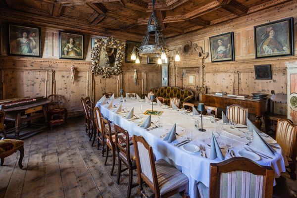 Der Sibyllensaal im historischen Hotel Albrici...