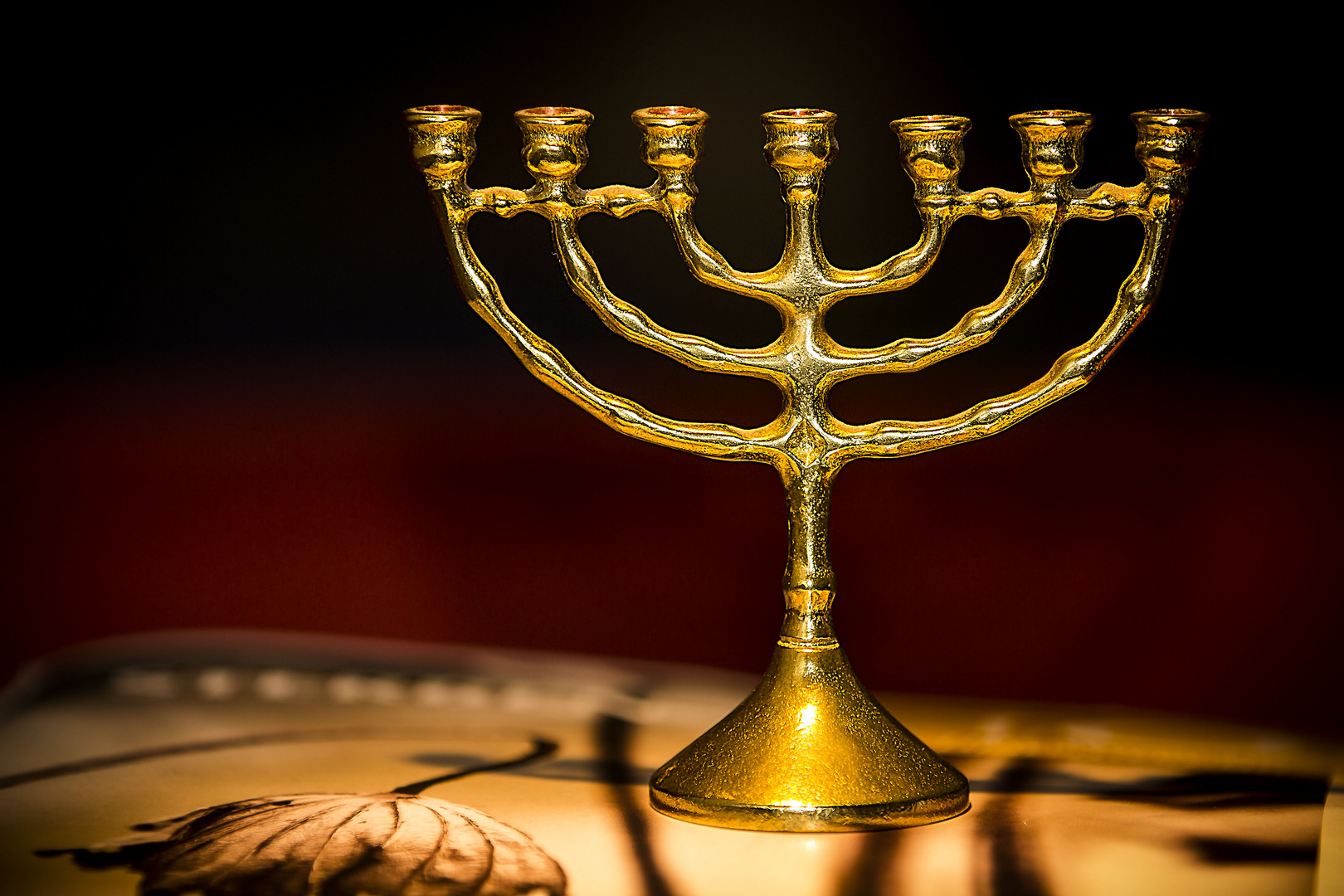 Der siebenarmige Leuchter (Menora) Foto & Bild stillleben