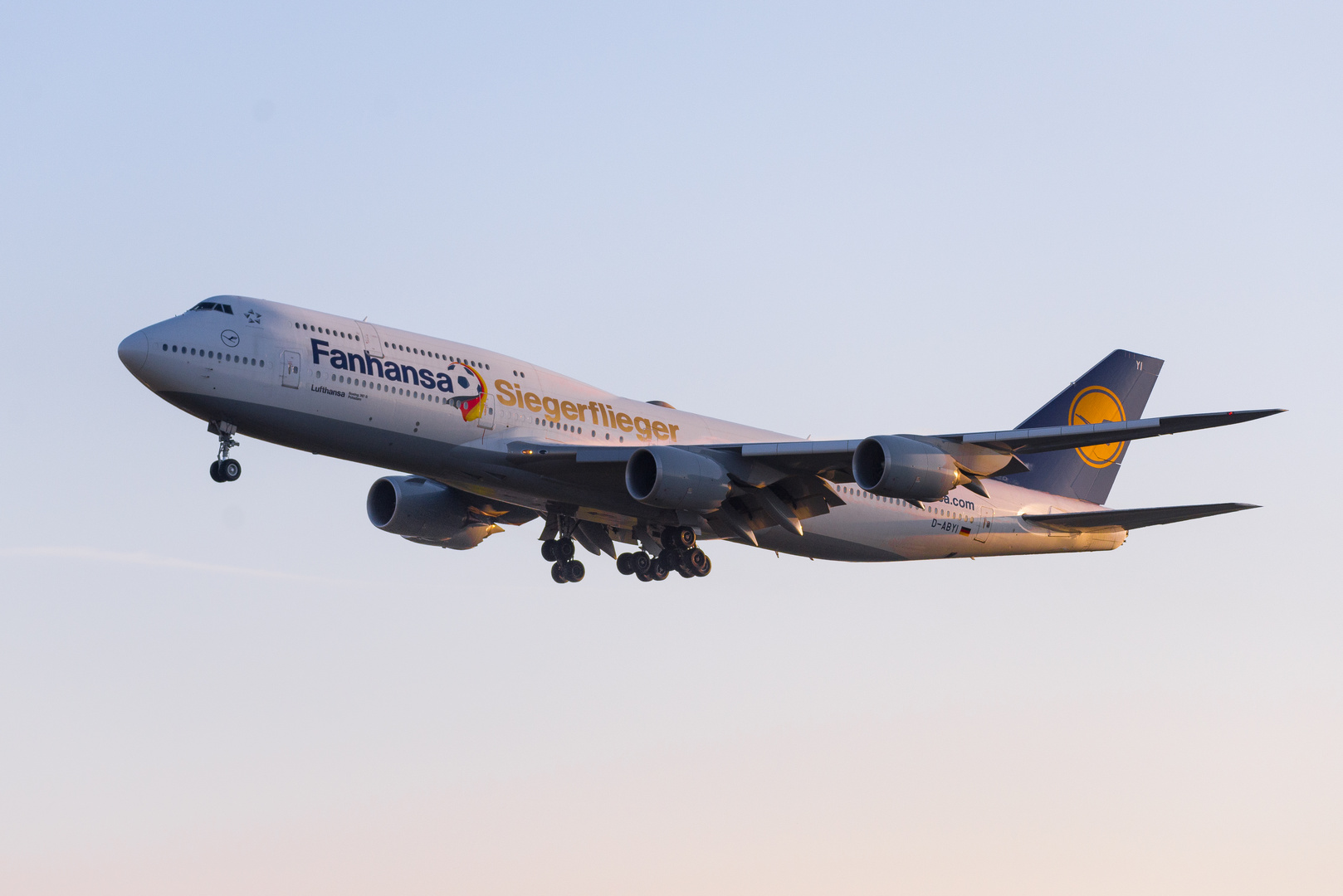 Der Siegerflieger unserer Weltmeister 2014 (D-ABYI, Boeing 747-830)