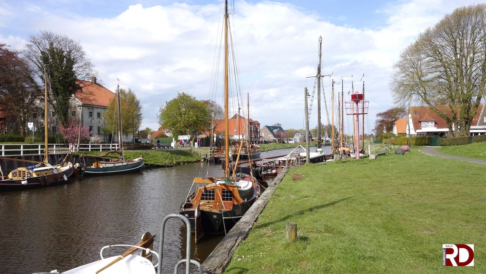 Der Sielhafen von Carolinensiel und der Fluss Harle