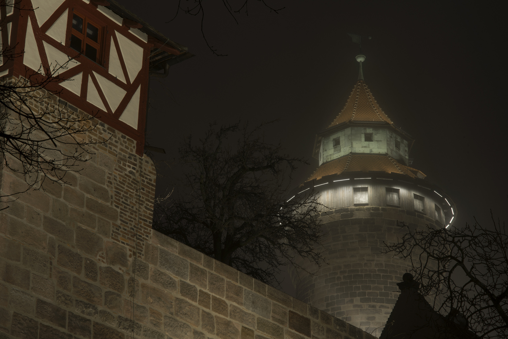 Der Sinwellturm der Nürnberger Kaiserburg...