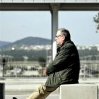 "Der Skeptiker":. Am Flughafen Athen - "Le sceptique": À l'aéroport d'Athènes