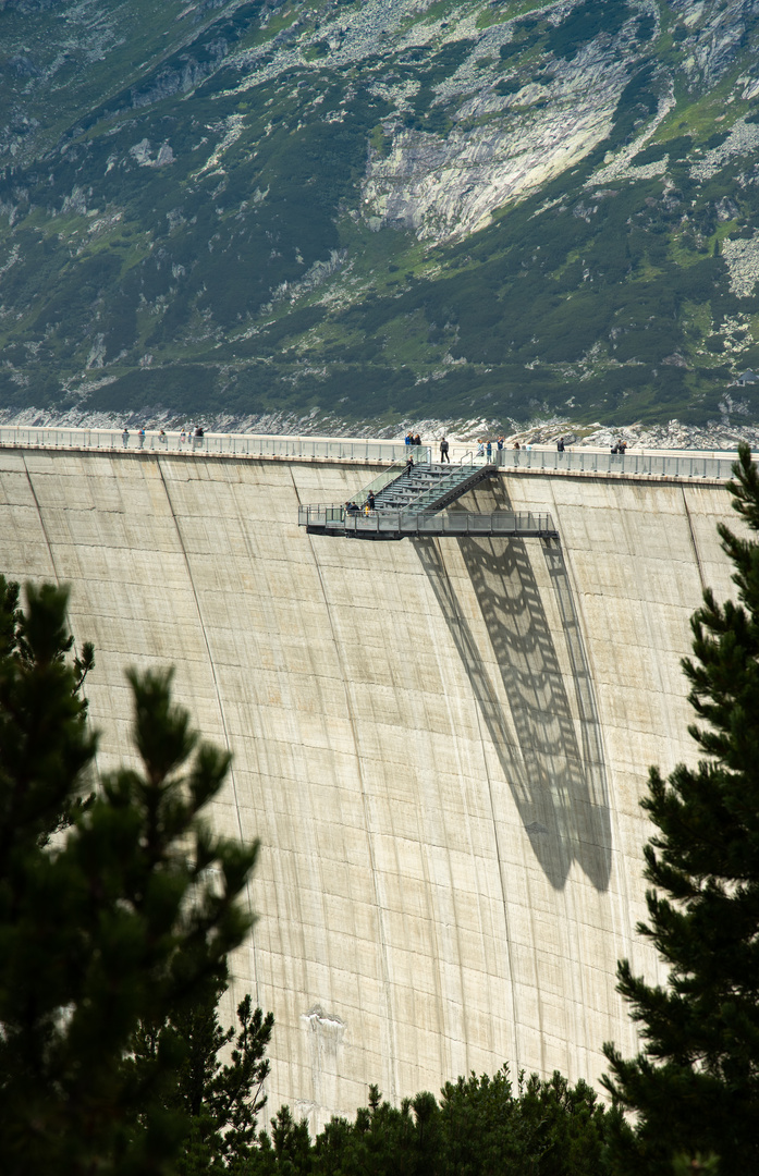 Der Skywalk auf der Staumauer der Kölnbreinsperre