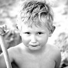 Der Sohn beim Tunnelbau am Strand von Norderney