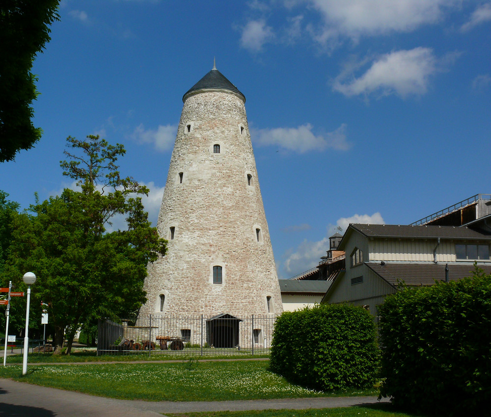 Der Soleturm im Kurpark von Bad Salzelmen