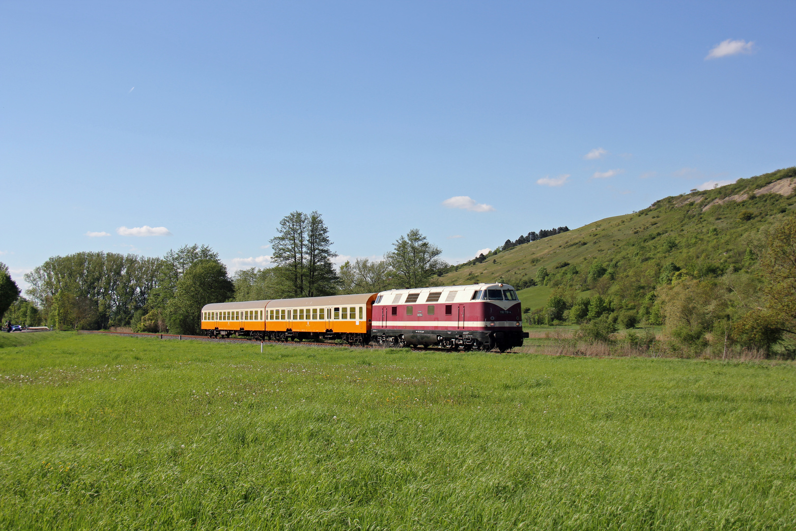 Der Sonderzug am 01.05.2018 an der Unstrut