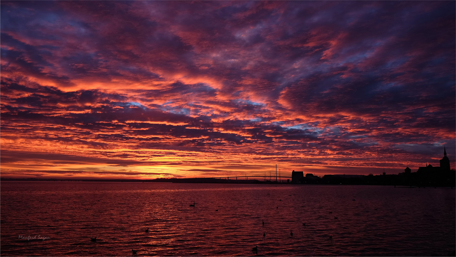 Der Sonne Glut - Morgens am Strelasund