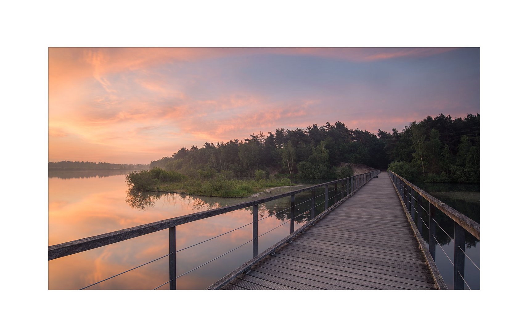 Der Sonnenaufgang am See