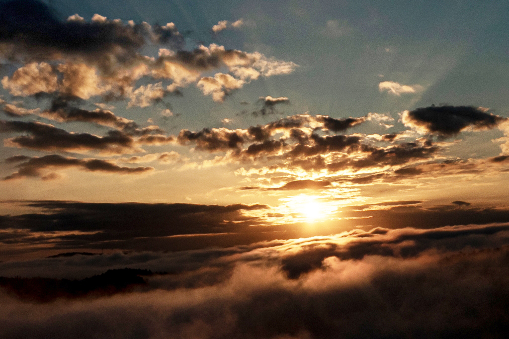 Der Sonnenaufgang an der Saarschleife von der Cloef aus fotografiert.