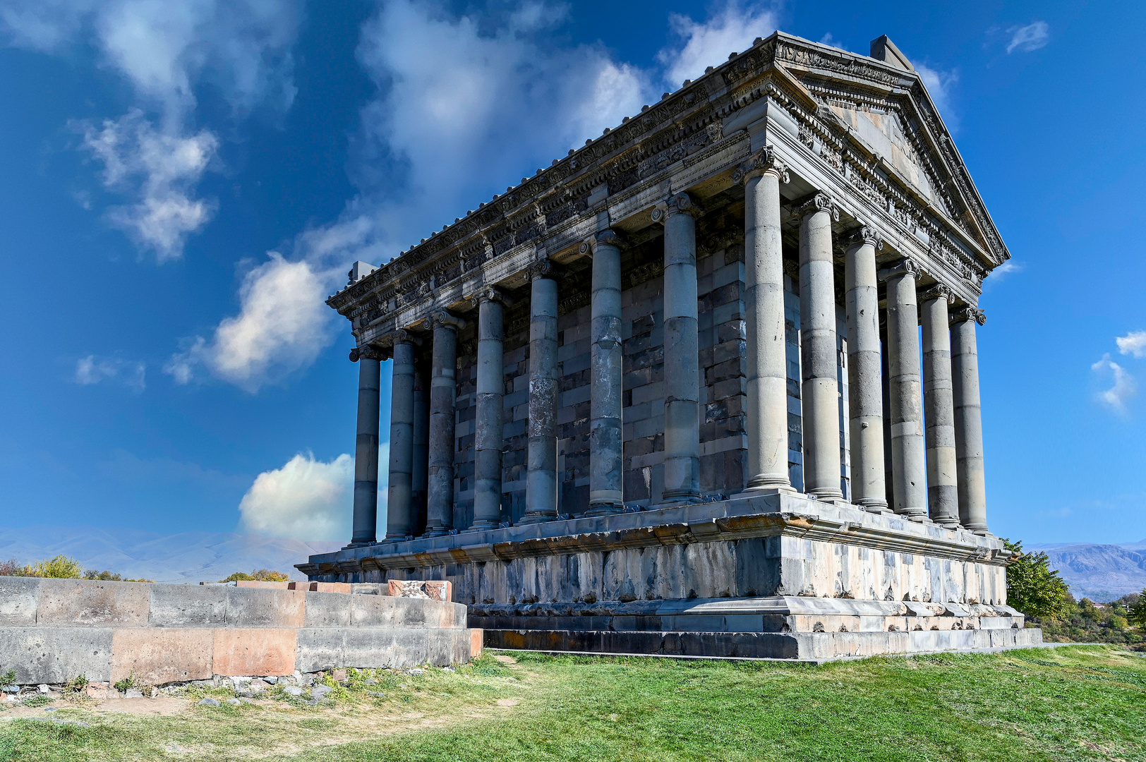 Der Sonnentempel von Garni 01