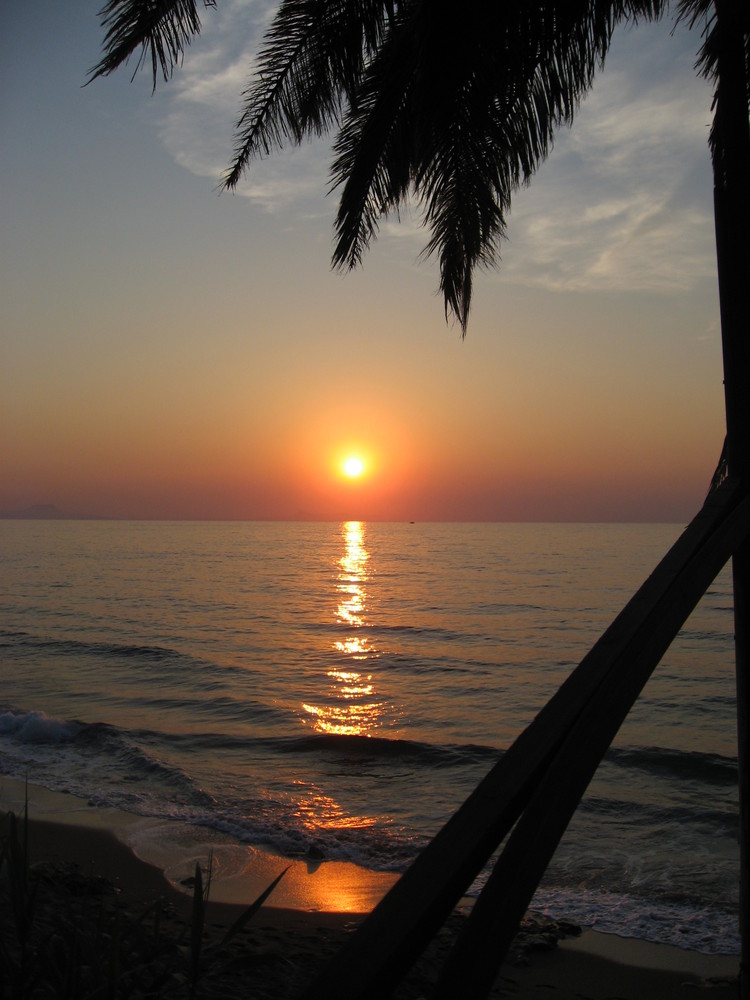 der sonnenuntergang auf kreta.