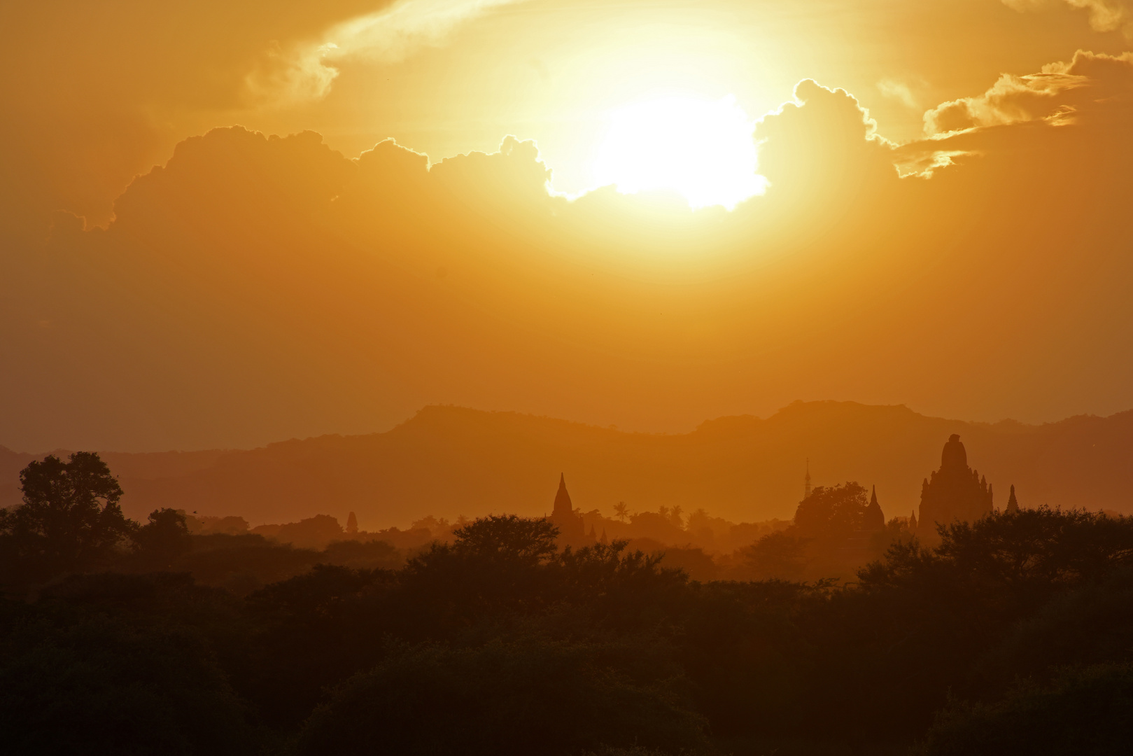 Der Sonnenuntergang über Bagan...