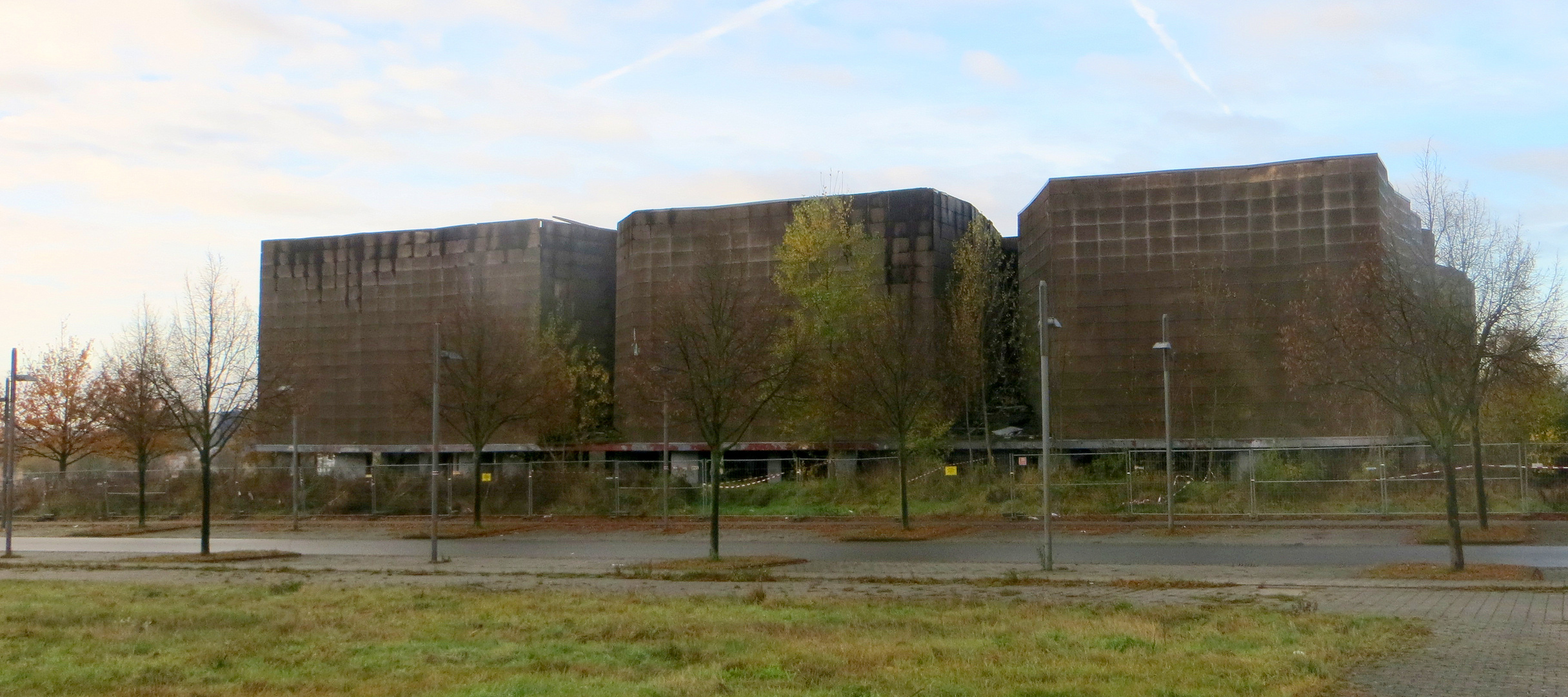 der spanische Pavillon auf dem Expo Gelände hat gebrannt