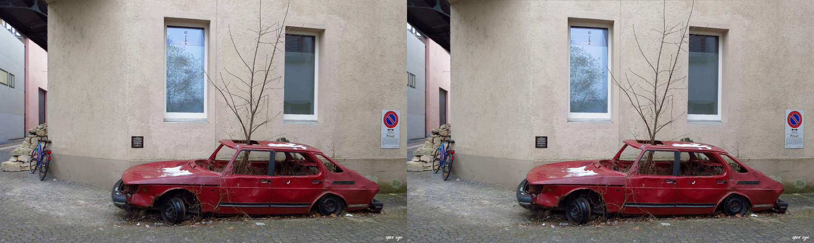 Der spezielle Oldtimer in der Stadt Aarau, Schweiz - 3D Kreuzblick