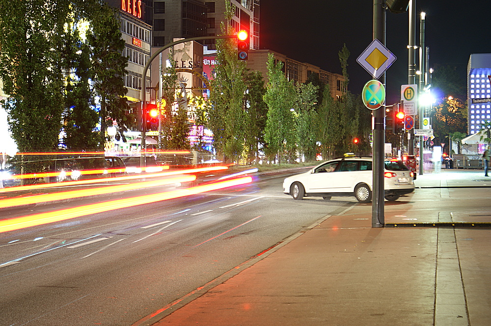 Der Spielbudenplatz bei Nacht