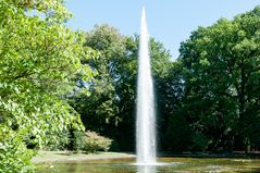 Der Springbrunnen im Wittelsbacher Park in Augsburg