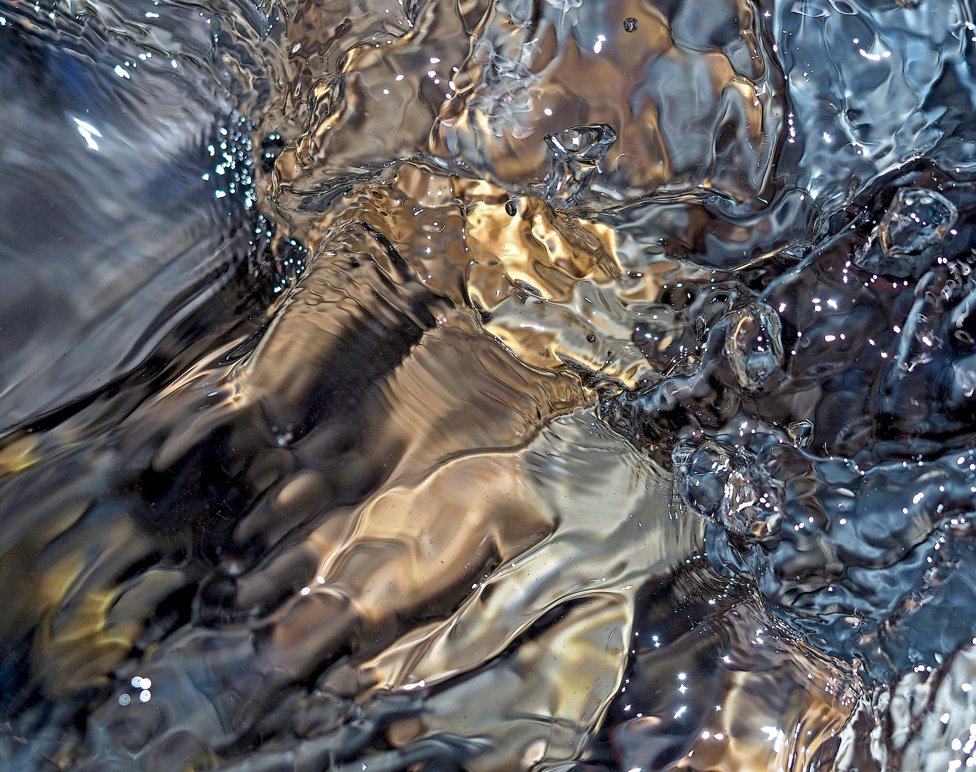 Der sprudelnde Bergbach erzählt Geschichten von einer anderen Welt!