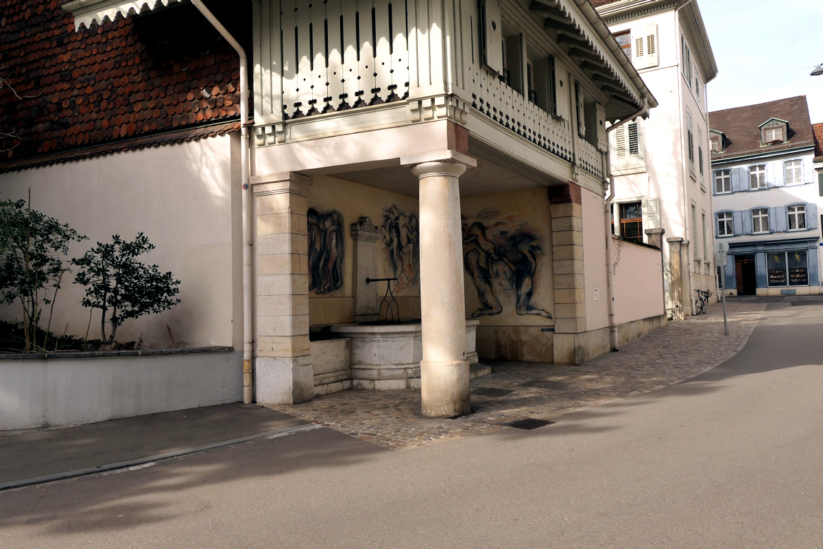 Der St. Brigitta Nischen-Brunnen in Basel Bild 1