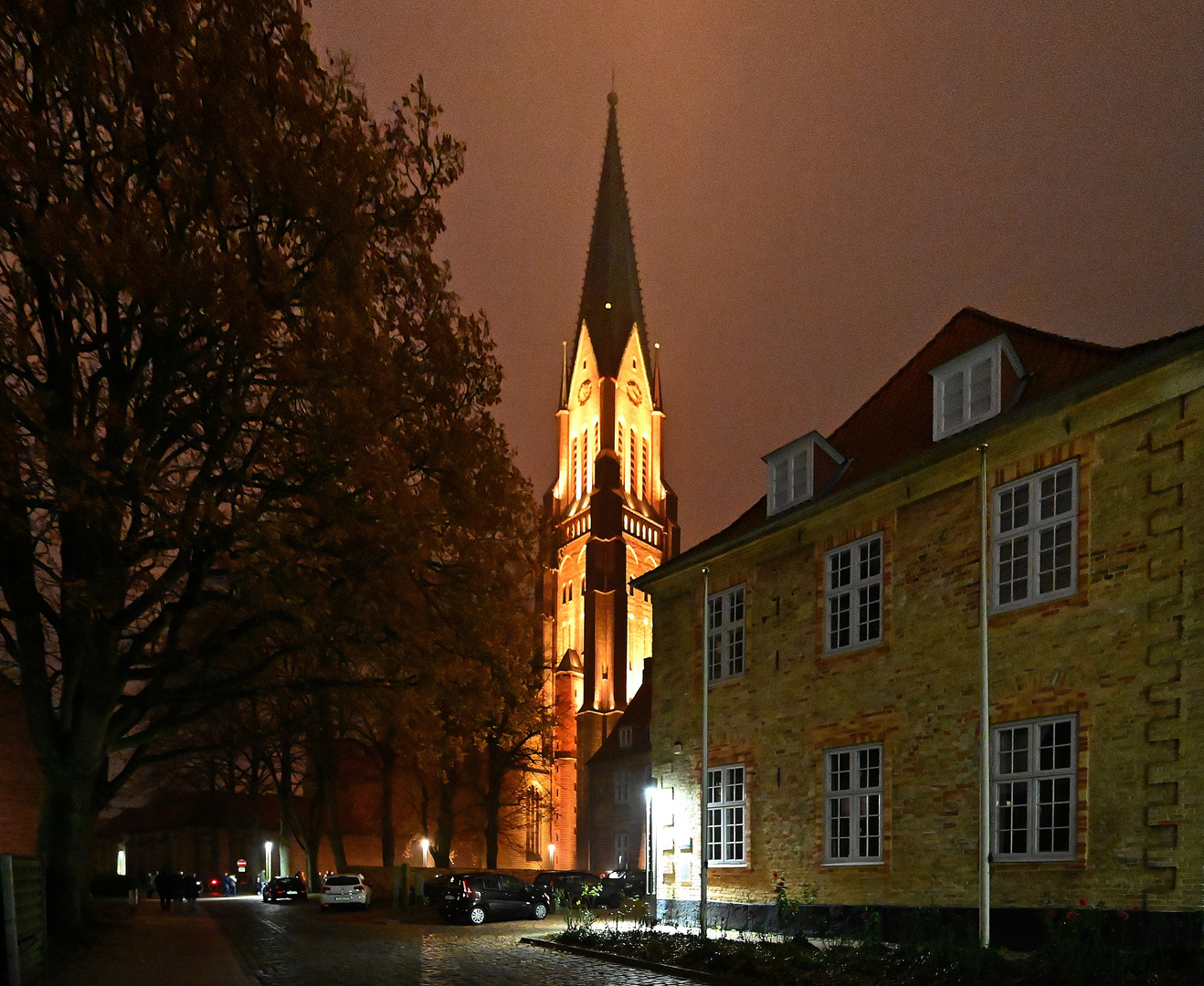 Der St.-Petri-Dom zu Schleswig am Novemberabend