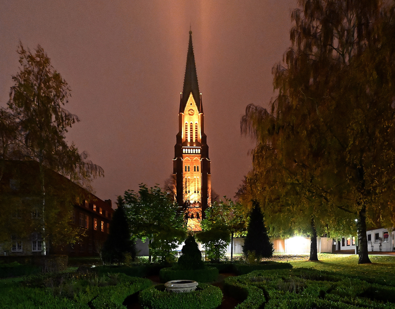 Der St.-Petri-Dom zu Schleswig am Novemberabend