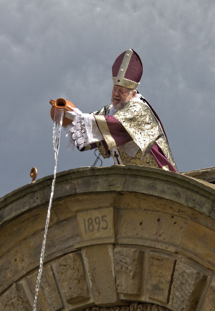 Der Stadtpatron Gothardus startet traditionsgemäß die Saison der Gothaer Wasserkunst