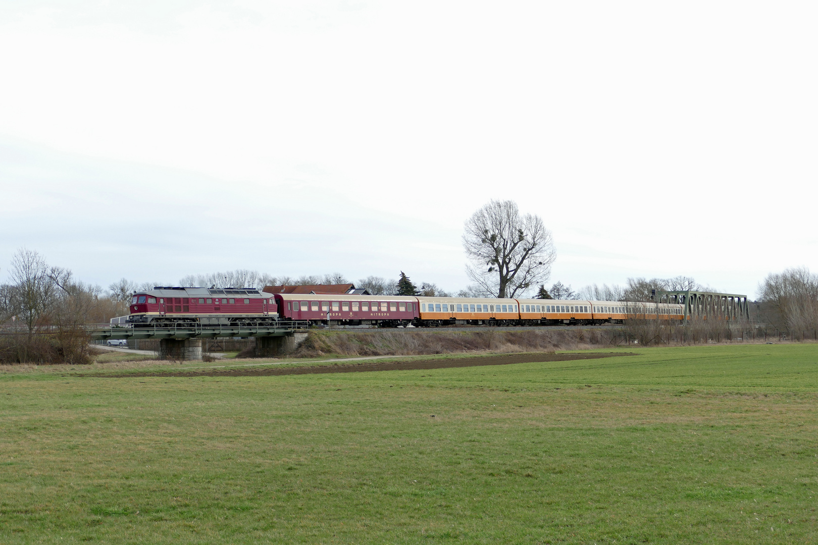 Der Städteexpress an der Unstrut 