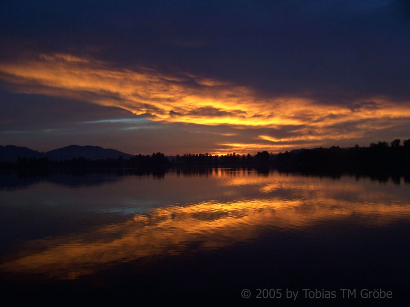 Der Staffelsee im Feuer der untergehenden Sonne