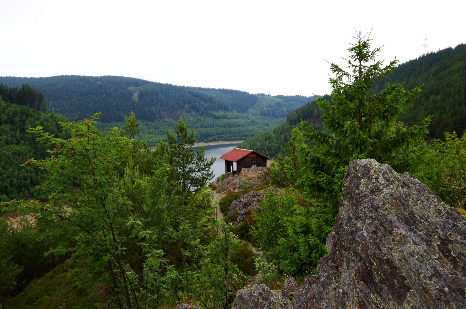 Der Stausee in der Nähe des Ortes Meura