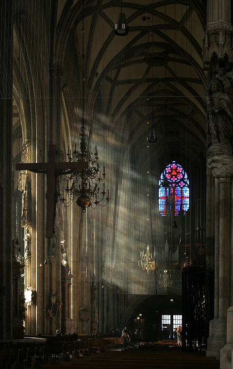 Der Stephansdom mit Fastenschleiertuch