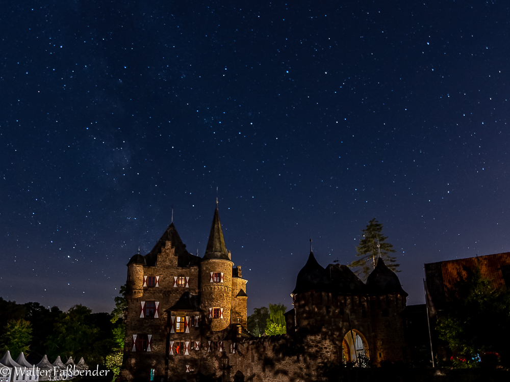 Der Sternenhimmel über Burg Satzvey