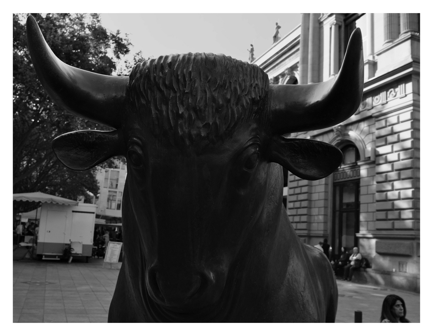 Der Stier an der Frankfurter Börse (Frankfurt Stock Exchange)