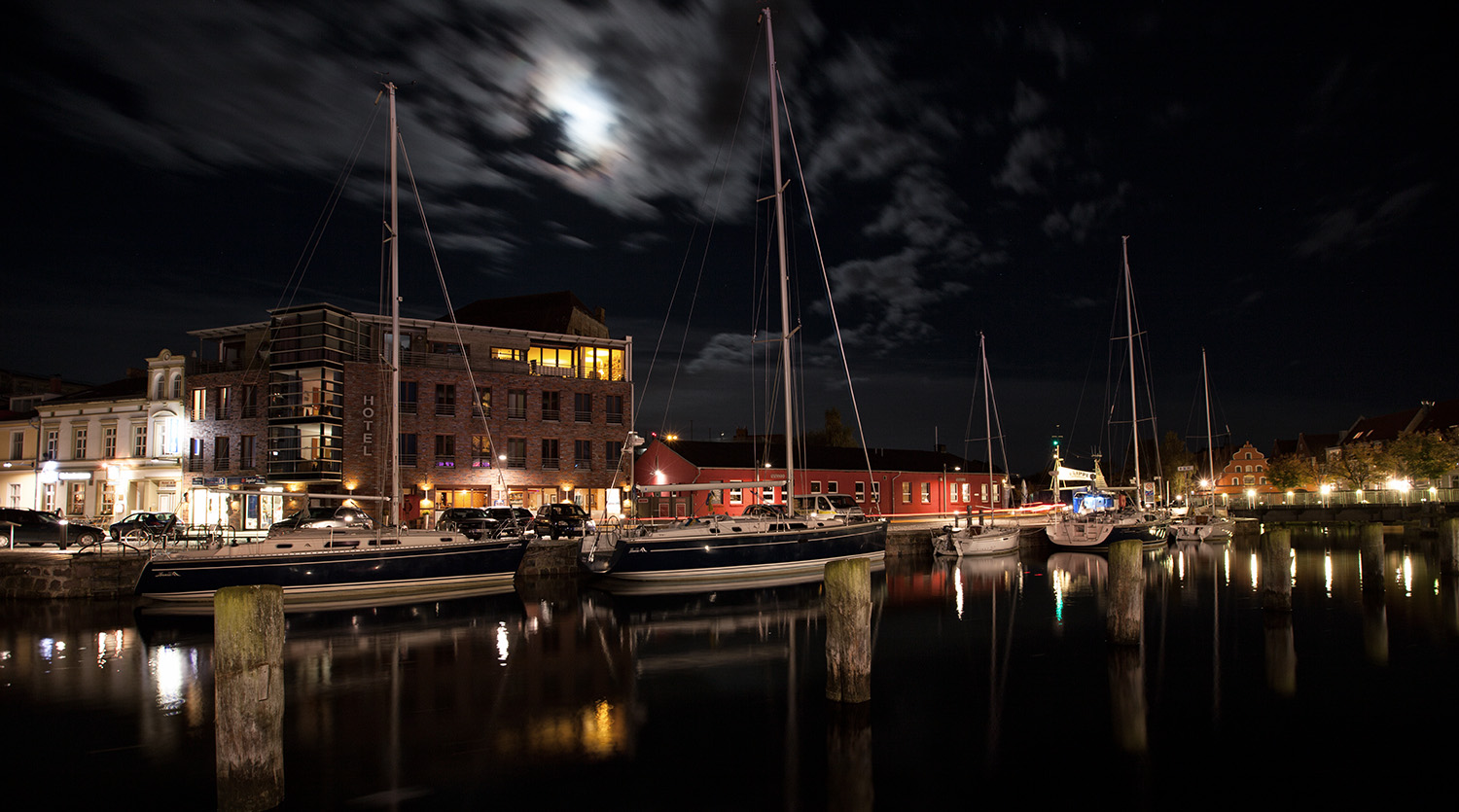 Der Stralsunder Hafen by night