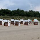 der strand-korb, man findet sich