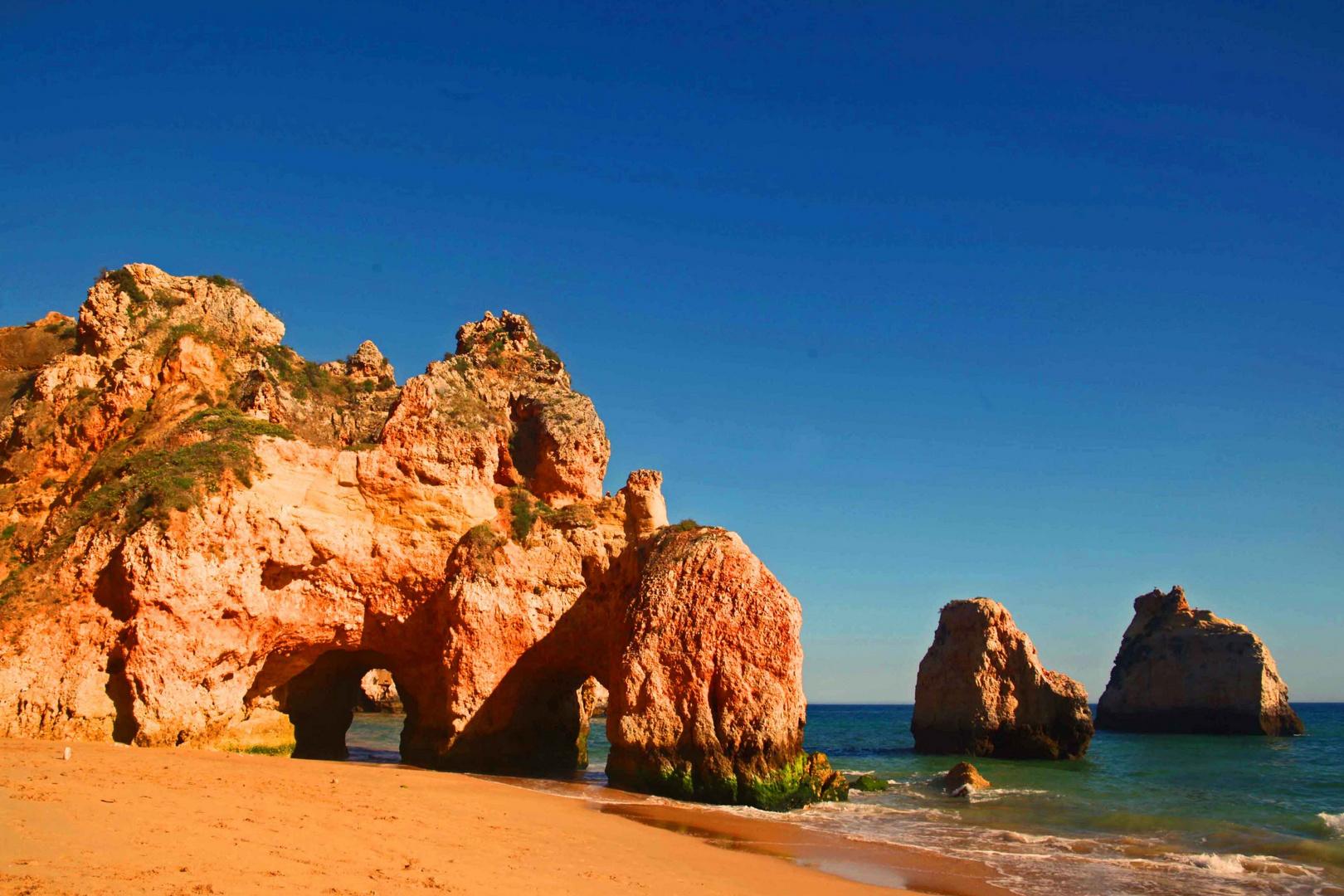 Der Strand von Algarve  Portugal