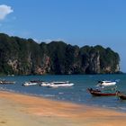 Der Strand von Ao Nang in der thailändischen Provinz Krabi