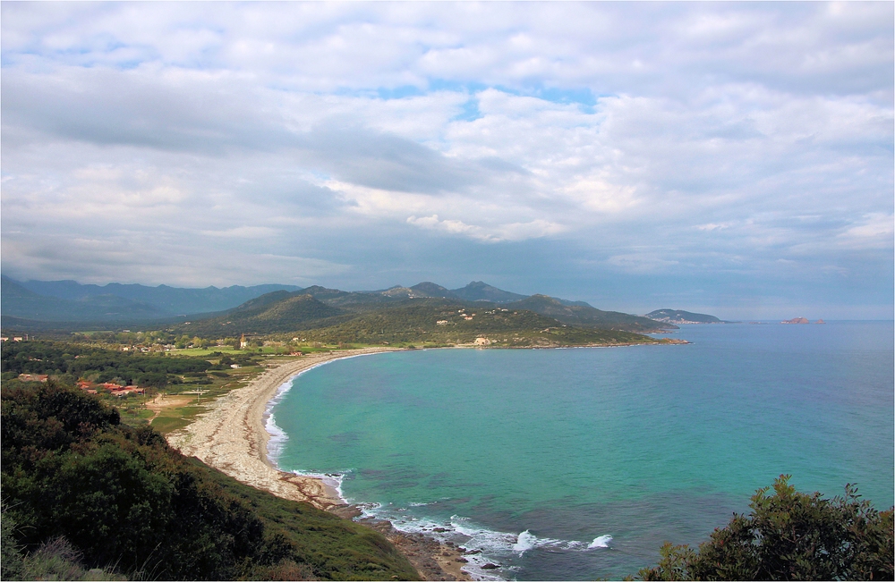 DER STRAND VON LOZARI