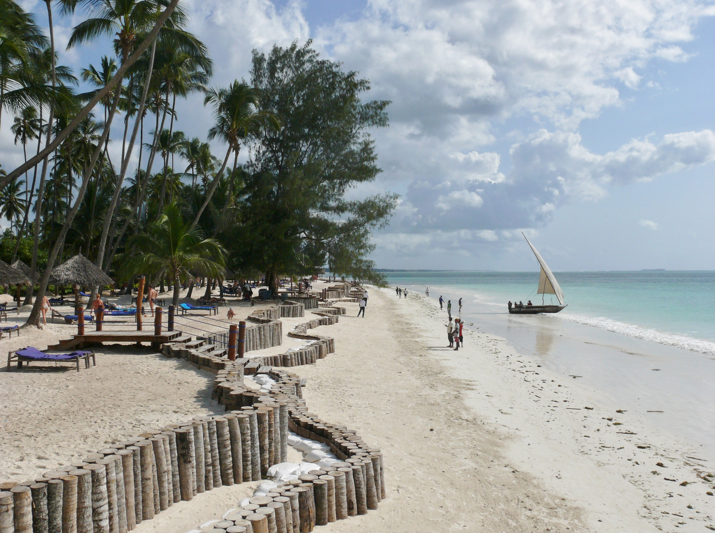 Der Strand vor dem Hotel