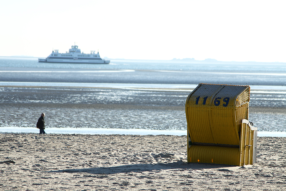 Der Strandkorb, die Fähre und das Watt