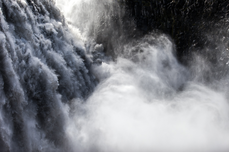 Der stürzende Wasserfall