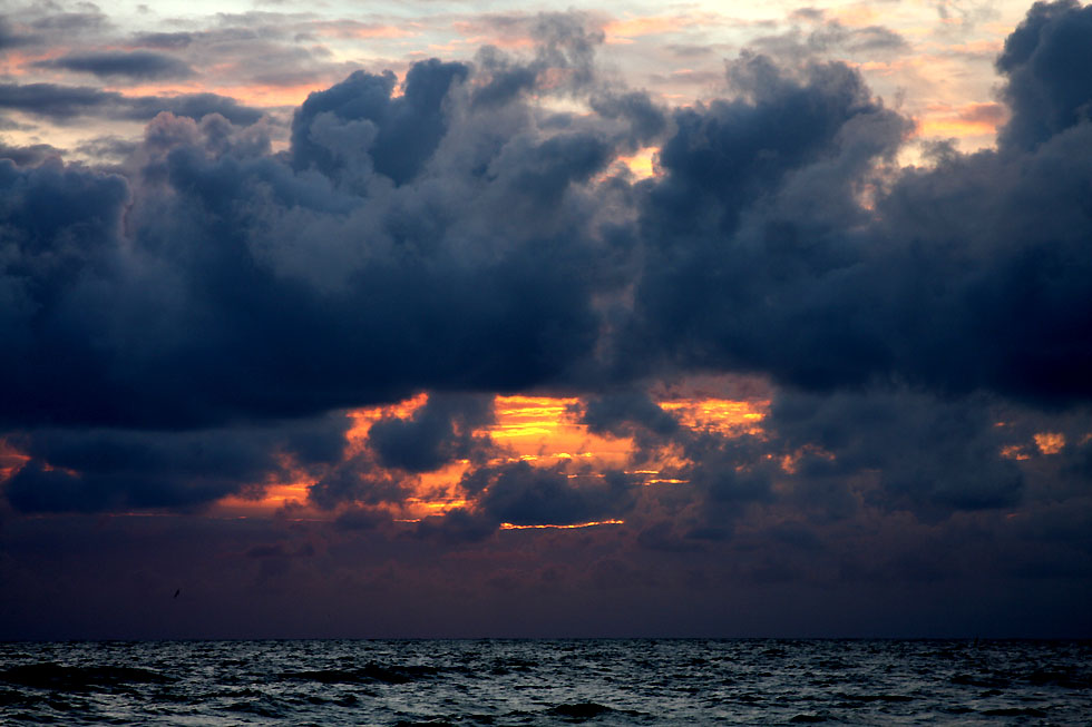 Der Sturm kommt Foto & Bild | sonnenuntergänge, himmel & universum ...