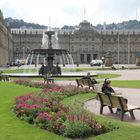 Der Stuttgarter Schlossplatz an einem Frühsommertag