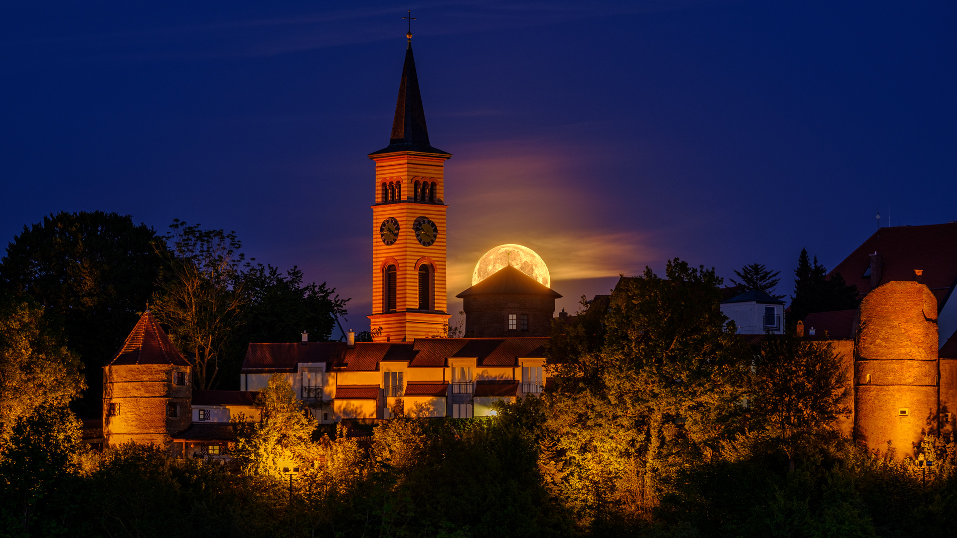 Der "Super" Mond geht auf Foto & Bild | deutschland ...