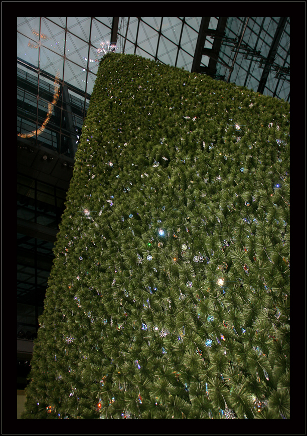 Der Swarowskibaum im Hauptbahnhof