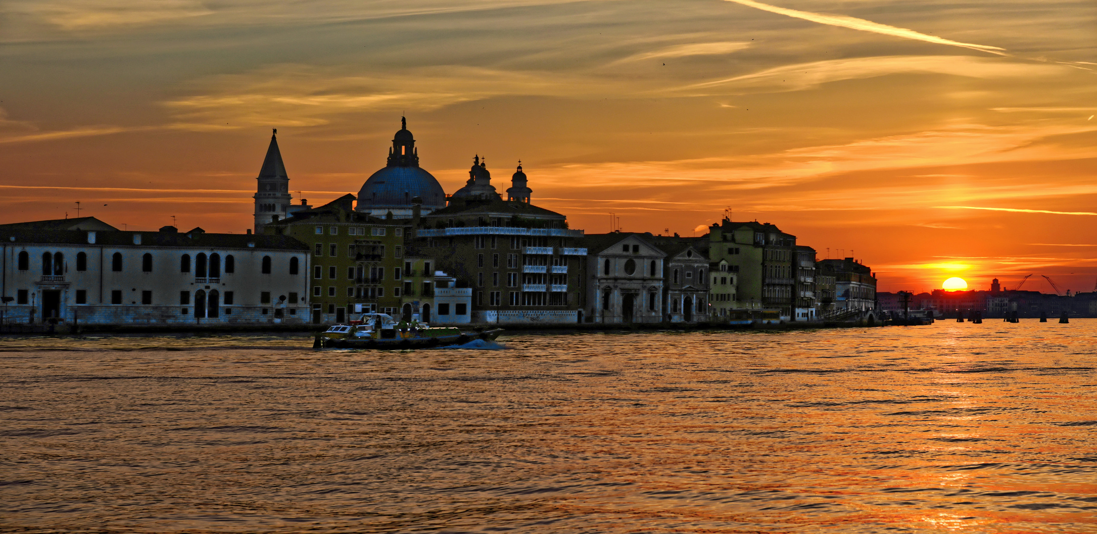 Der Tag beginnt in Venedig 