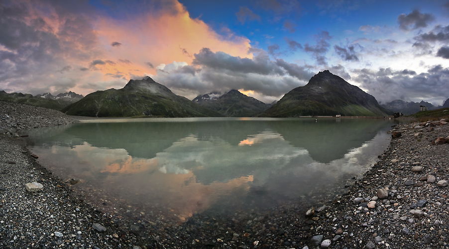 Der Tag endet am Silvrettastausee