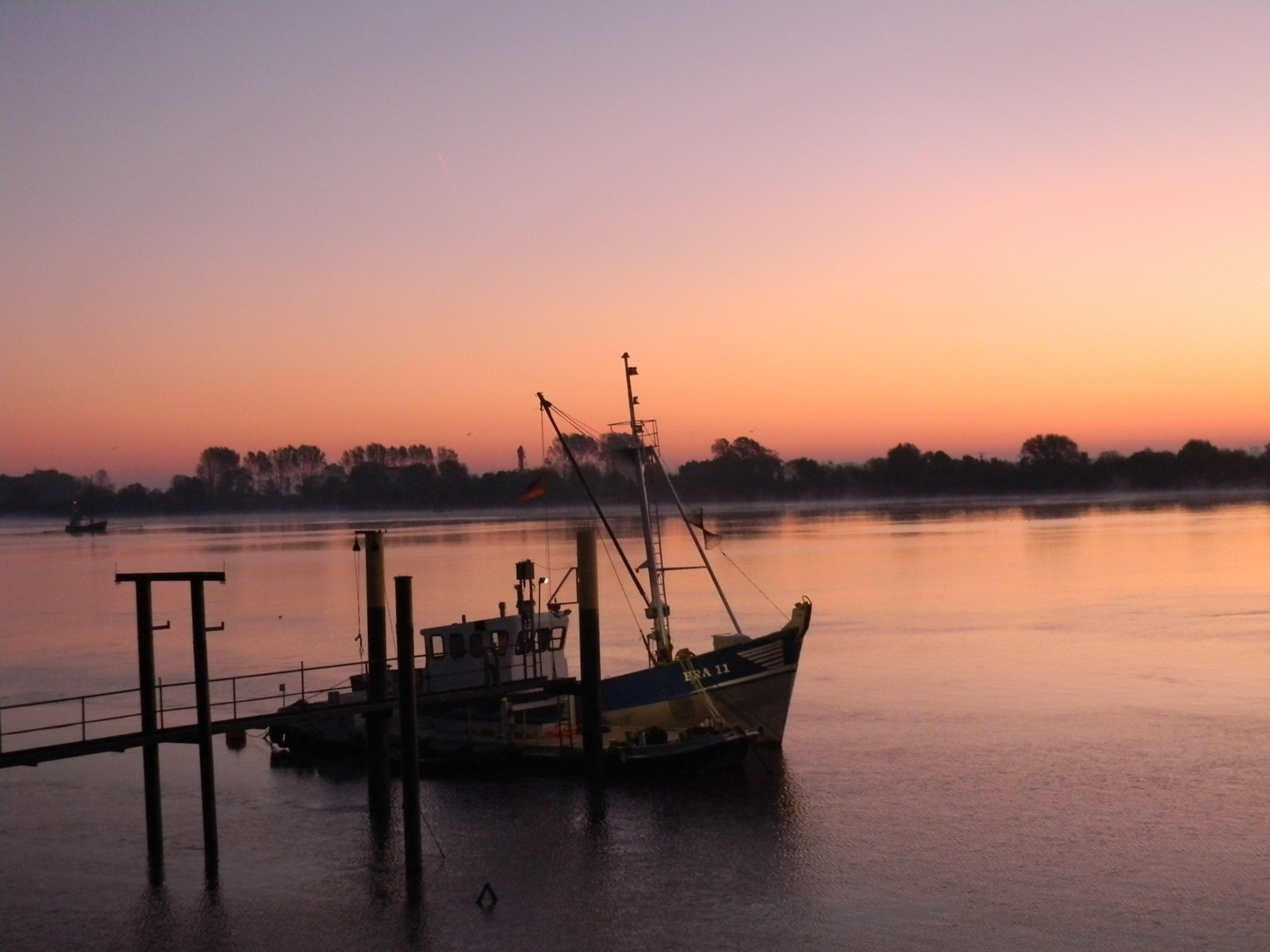 Der Tag erwacht an der Weser