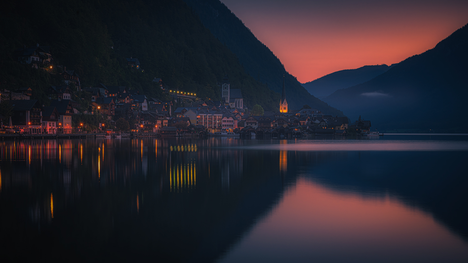 Der Tag erwacht in Hallstatt 